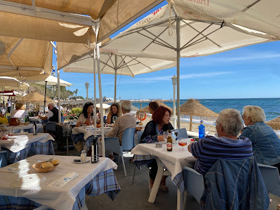 Restaurante los Tres Pepes - CAlle Arcos 1 Playa de la Fontanilla, 29602 Marbella, Málaga, Spain
