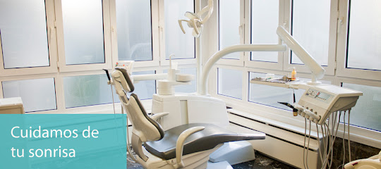 Información y opiniones sobre Clínica Dental Lanchares , Lanchares de San Sebastián