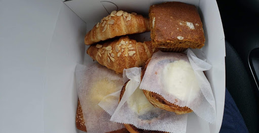 Bakery «Hollin Hall Pastry Shop», reviews and photos, 7920 Fort Hunt Rd, Alexandria, VA 22308, USA