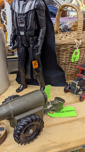 Flea Market «Raynham Flea Market», reviews and photos, 480 S St W, Raynham, MA 02767, USA