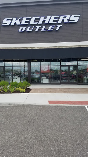 Shoe Store «SKECHERS Factory Outlet», reviews and photos, 3915 Everhard Rd NW, Canton, OH 44720, USA