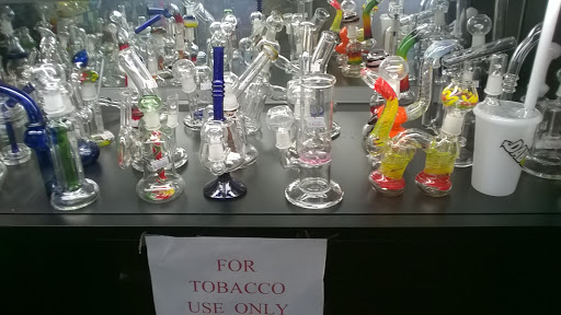 Tobacco Shop «Mad Vapor, The Electonic-Cig. and Hookah Store in Palmetto and Ellenton area.», reviews and photos, 3715 US-301, Ellenton, FL 34222, USA