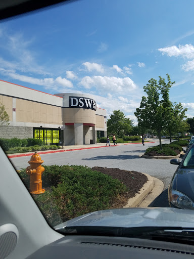 Shoe Store «DSW Designer Shoe Warehouse», reviews and photos, 9051 Snowden Square Dr, Columbia, MD 21045, USA