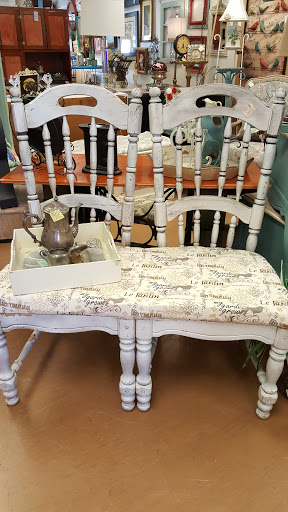 Furniture Store «3 Vintage Chicks», reviews and photos, 13012 N Cave Creek Rd, Phoenix, AZ 85022, USA