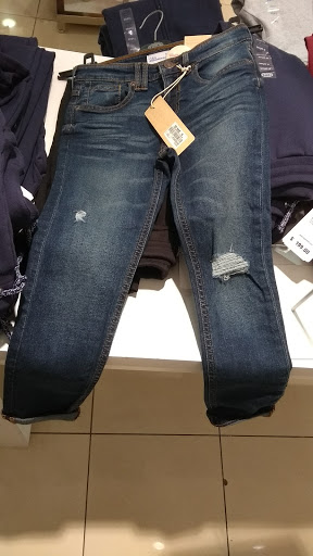 Stores to buy women's jeans dungarees Monterrey