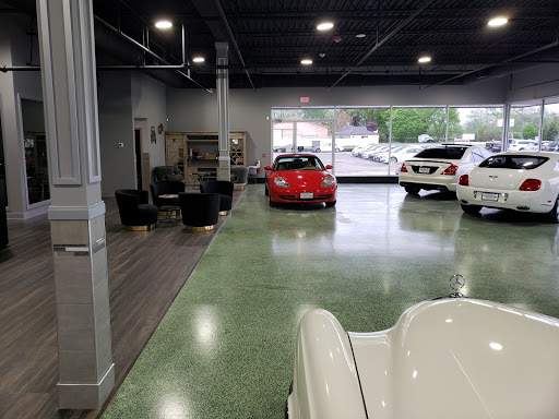 Car Dealer «LUXURY CAR OUTLET», reviews and photos, 751 W Roosevelt Rd, Lombard, IL 60106, USA