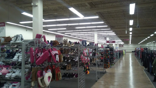 Clothing Store «Burlington Coat Factory», reviews and photos, 250 S Randall Rd, Elgin, IL 60123, USA