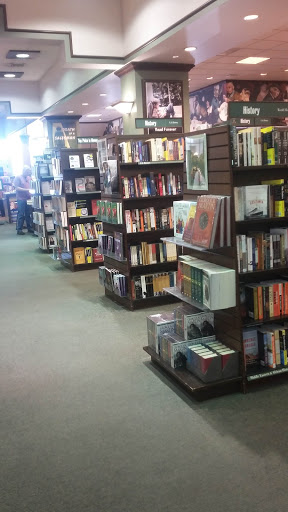 Book Store «Barnes & Noble», reviews and photos, 102 Park Ave #1, Willow Grove, PA 19090, USA
