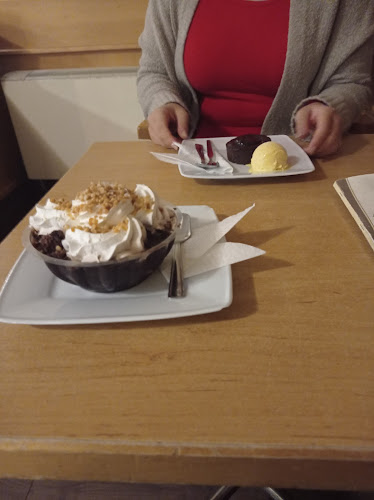 Comentarii opinii despre Amadeus Kávéház