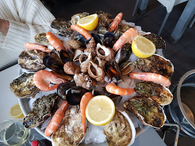 RESTAURANT "La Barque Bleue" à MEZE à Mèze