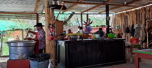 barbacoa pacheco - Piru 110, Las Salinas, 68287 San Andrés Huayápam, Oax., Mexico