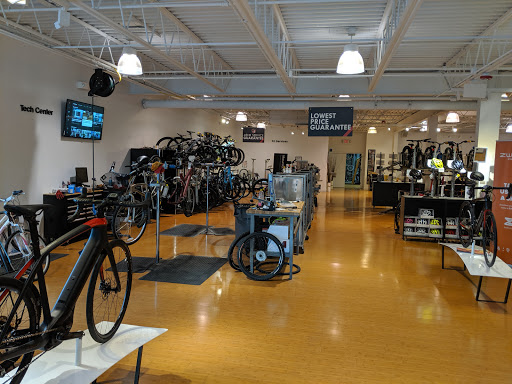Bicycle Store «Trek Bicycle Store Cincinnati», reviews and photos, 9695 Kenwood Rd, Cincinnati, OH 45242, USA