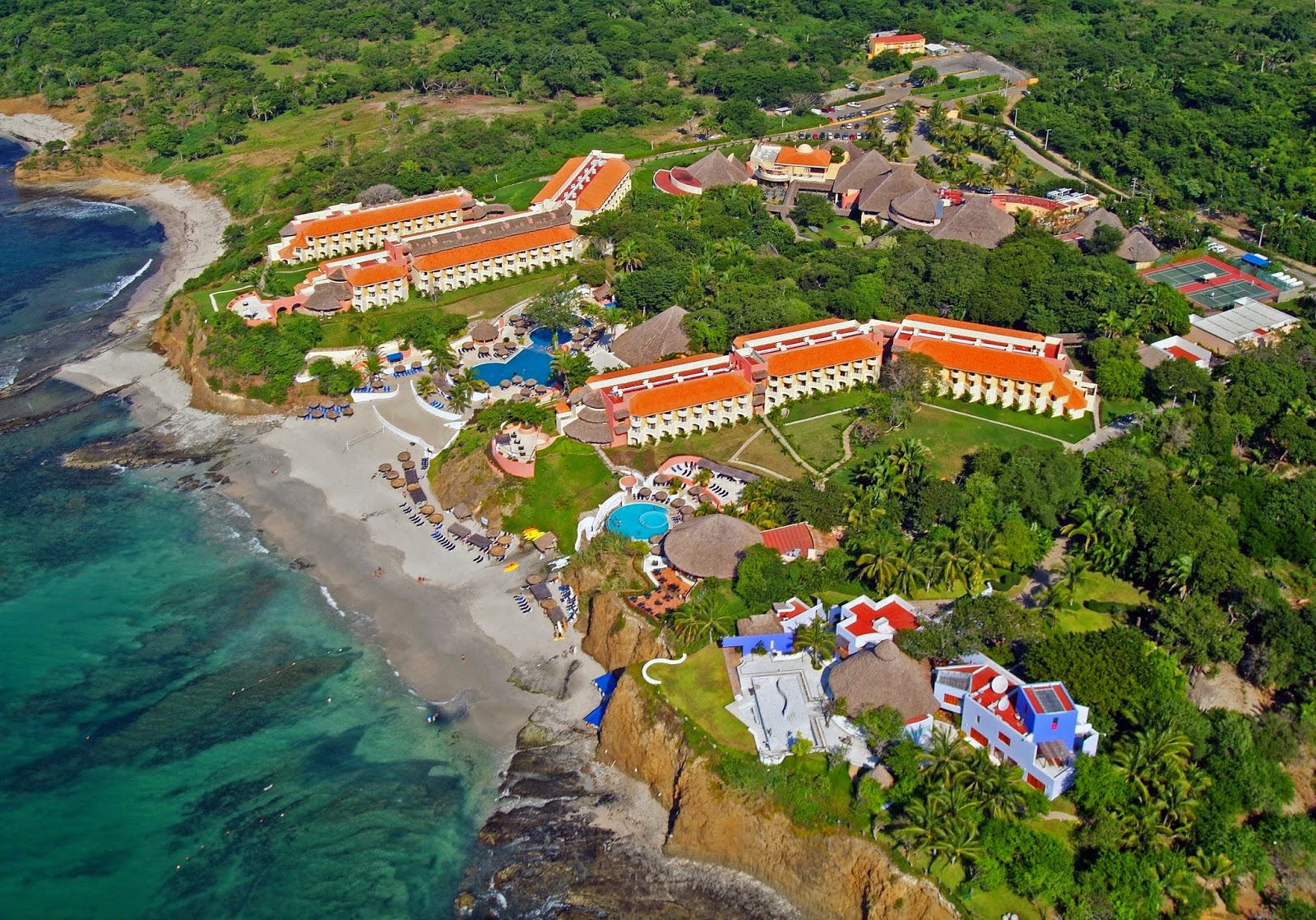 Foto de Palladium beach com água cristalina superfície