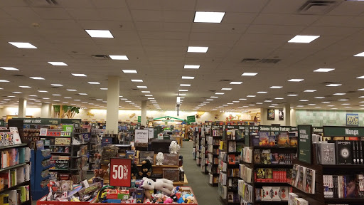 Book Store «Barnes & Noble Booksellers Happy Valley», reviews and photos, 2501 W Happy Valley Rd, Phoenix, AZ 85085, USA