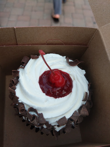 Bakery «Designer Desserts», reviews and photos, 56 Lincolnway, Valparaiso, IN 46383, USA