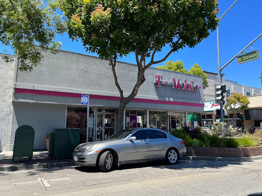 T-Mobile, 225 E 4th Ave, San Mateo, CA 94401, USA, 