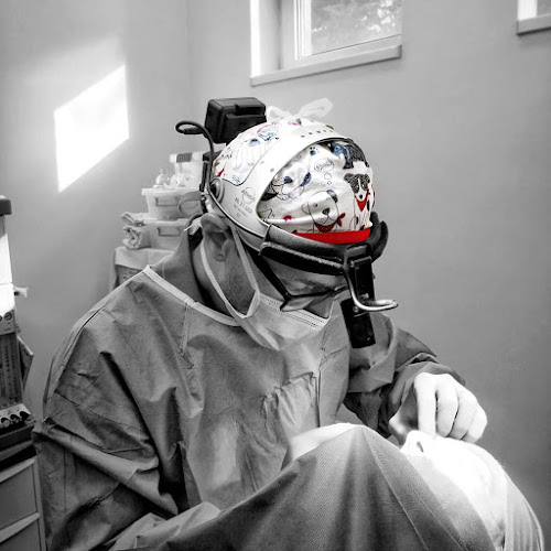 Dr. Martin Genov - Лекар