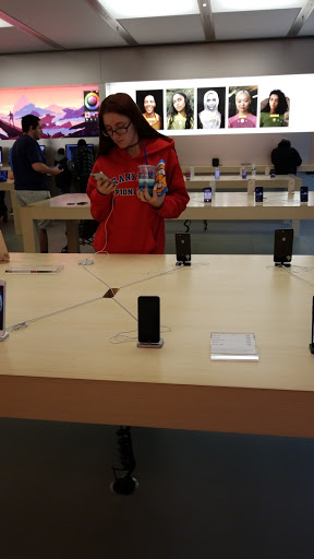 Computer Store «Apple Cherry Hill», reviews and photos, 2000 NJ-38, Cherry Hill, NJ 08002, USA