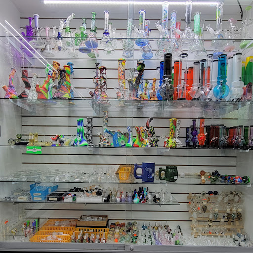 Tobacco Shop «Habits Vape & Smoke shop», reviews and photos, 8391 Folsom Blvd, Sacramento, CA 95826, USA