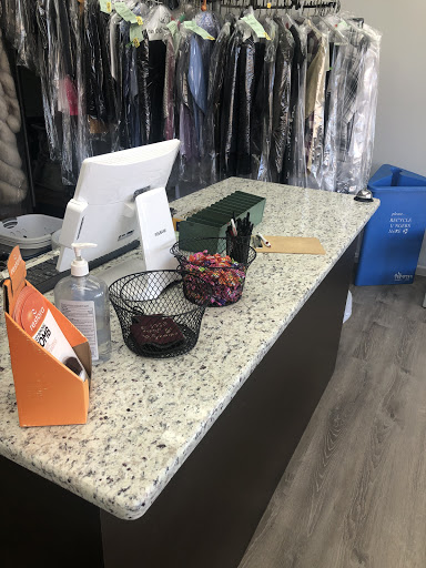 Dry Cleaner «4 Seasons Dry Cleaners», reviews and photos, 42131 Garfield Rd, Charter Twp of Clinton, MI 48038, USA