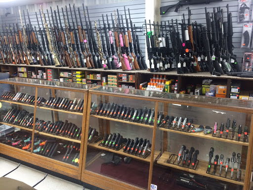 Gun Shop «Oxford Pawn Shop», reviews and photos, 1350 N Lamar Blvd #1, Oxford, MS 38655, USA