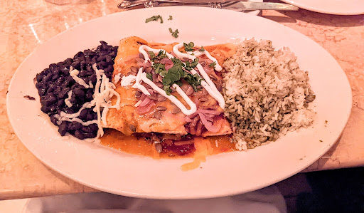 Restaurant «The Cheesecake Factory», reviews and photos, 5799 N Bayshore Dr, Glendale, WI 53217, USA