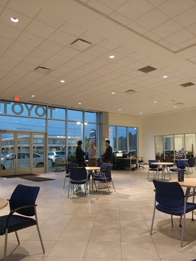 Toyota Dealer «Rockingham Toyota», reviews and photos, 412 S Broadway, Salem, NH 03079, USA