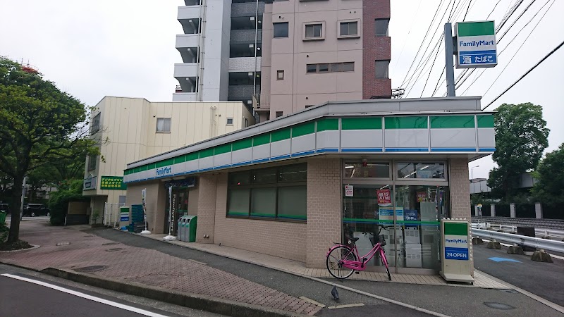 ファミリーマート福岡県庁前店