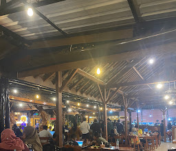 Taru Martani Coffee & Resto 1918 photo