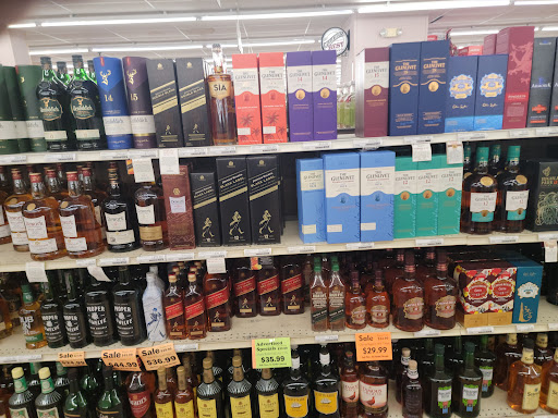 Beer Store «Family Beer & Liquor Store», reviews and photos, 20200 US Rte 20 Frontage Rd, East Dubuque, IL 61025, USA