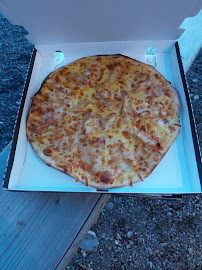 Aliment-réconfort du Restauration rapide Distributeur de pizza La Casa de Peppone à Rochefort-Montagne - n°2