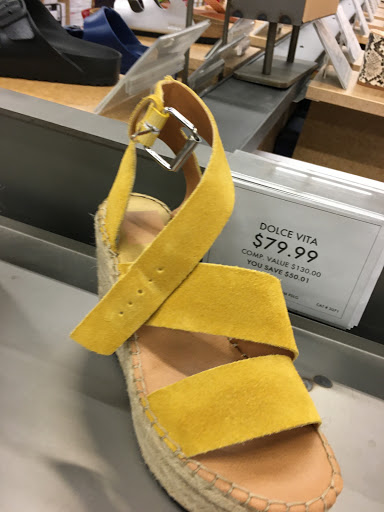 Shoe Store «DSW Designer Shoe Warehouse», reviews and photos, 7616 Farm to Market 1960 Rd W, Houston, TX 77069, USA