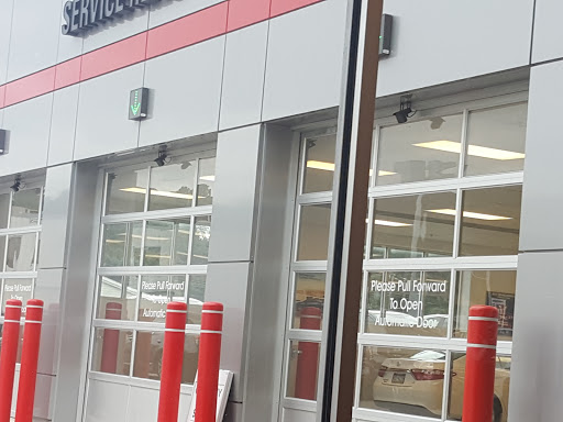 Toyota Dealer «Sloane Toyota of Glenside», reviews and photos, 503 N Easton Rd, Glenside, PA 19038, USA