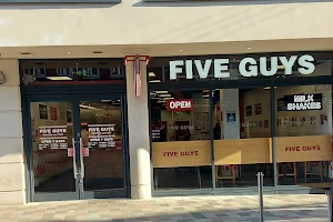 Five Guys Chelmsford image