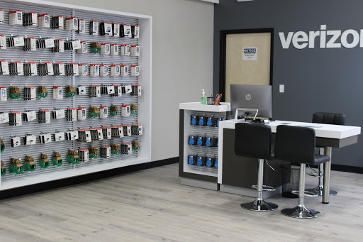 Cell Phone Store «Verizon Wireless and FiOS Retailer- Im Wireless - North Andover», reviews and photos, 435 Winthrop Ave, Lawrence, MA 01843, USA