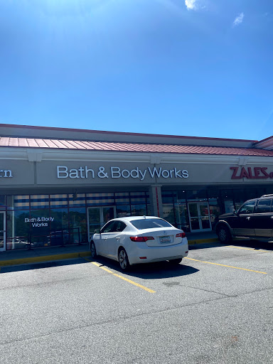 Beauty Supply Store «Bath & Body Works», reviews and photos, 1000 Tanger Dr, Locust Grove, GA 30248, USA