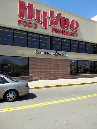 Supermarket «Hy-Vee», reviews and photos, 207 NE Englewood Rd, Kansas City, MO 64118, USA