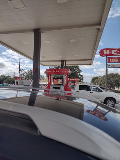 Grocery Store «H-E-B Grocery», reviews and photos, 609 19th St, Hondo, TX 78861, USA