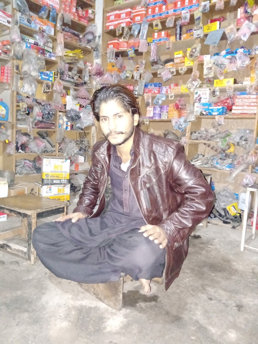 Al Rehman Auto Spare Parts & Workshop buying & selling point sowan camp