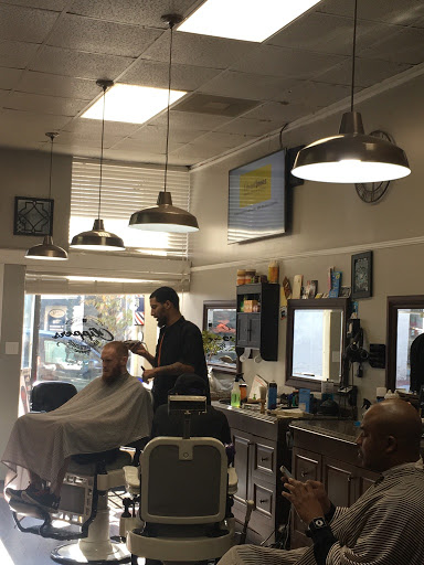Barber Shop «Clippers Barber Shop», reviews and photos, 4 W Franklin St, Hagerstown, MD 21740, USA