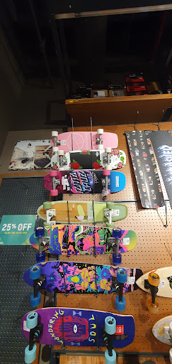 Clothing Store «Zumiez», reviews and photos, 2655 Richmond Ave #2320, Staten Island, NY 10314, USA