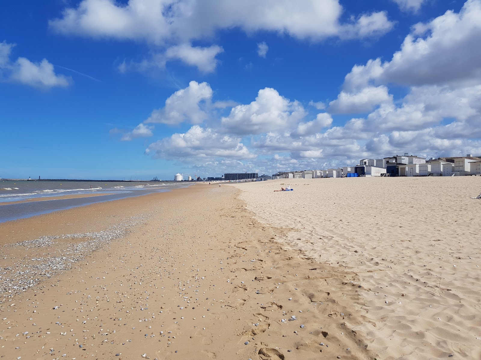 Foto di Spiaggia di Calais con dritto e lungo