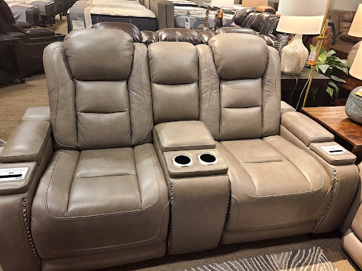 Furniture Store «Ashley HomeStore», reviews and photos, 7502 N Blackstone Ave, Fresno, CA 93720, USA