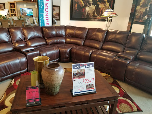 Furniture Store «Rooms To Go Furniture Store - Port Richey», reviews and photos, 9500 Scenic Dr, Port Richey, FL 34668, USA