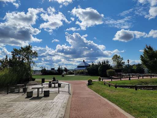 Water Park «Carteret Waterfront Park», reviews and photos, 200 Middlesex Ave, Carteret, NJ 07008, USA