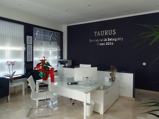 Taurus Real Estate Spain SL - Av. de Andalucía, 189, 29751 Caleta de Vélez, Málaga, España