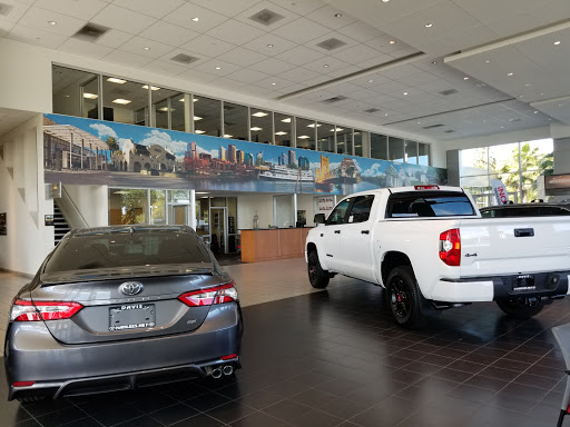 Toyota Dealer «Hanlees Davis Toyota», reviews and photos, 4202 Chiles Rd, Davis, CA 95616, USA