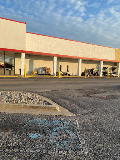 Home Improvement Store «Tractor Supply Co.», reviews and photos, 405 E Clifty Dr, Madison, IN 47250, USA