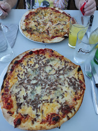 Plats et boissons du Pizzeria Kgs à Balaruc-les-Bains - n°1