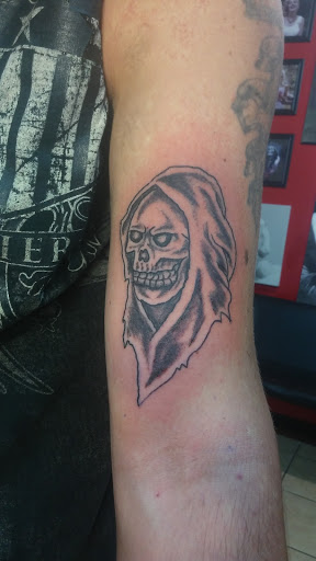 Tattoo Shop «Inner City Custom Tattoo», reviews and photos, 4909 Mobile Hwy, Pensacola, FL 32506, USA